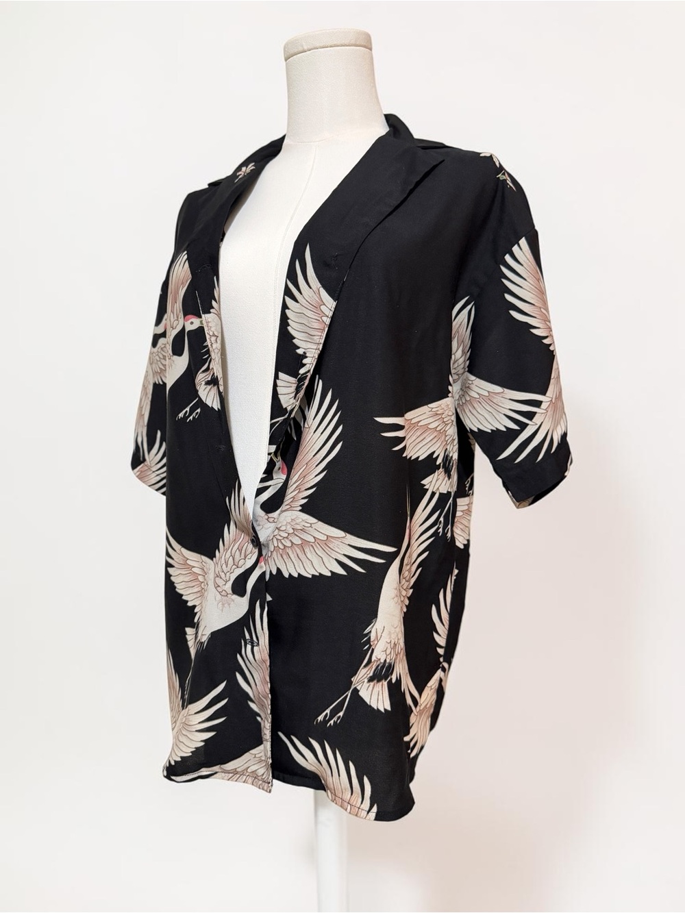 Black Crane-Print Short Sleeve Blouse